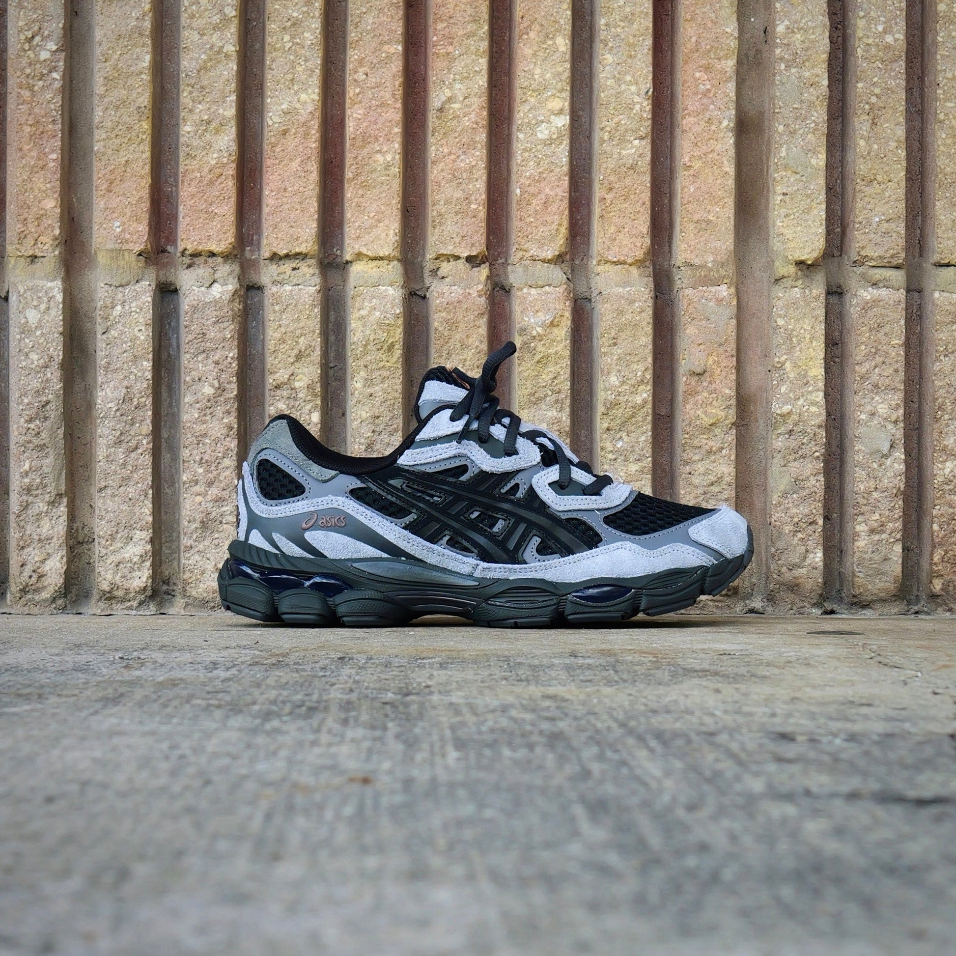 Mens Asics Gel-NYC (Black/Cement Grey)