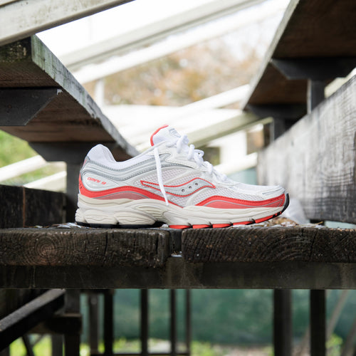 Mens Saucony ProGrid Omni 9 (Ivory/Coral)