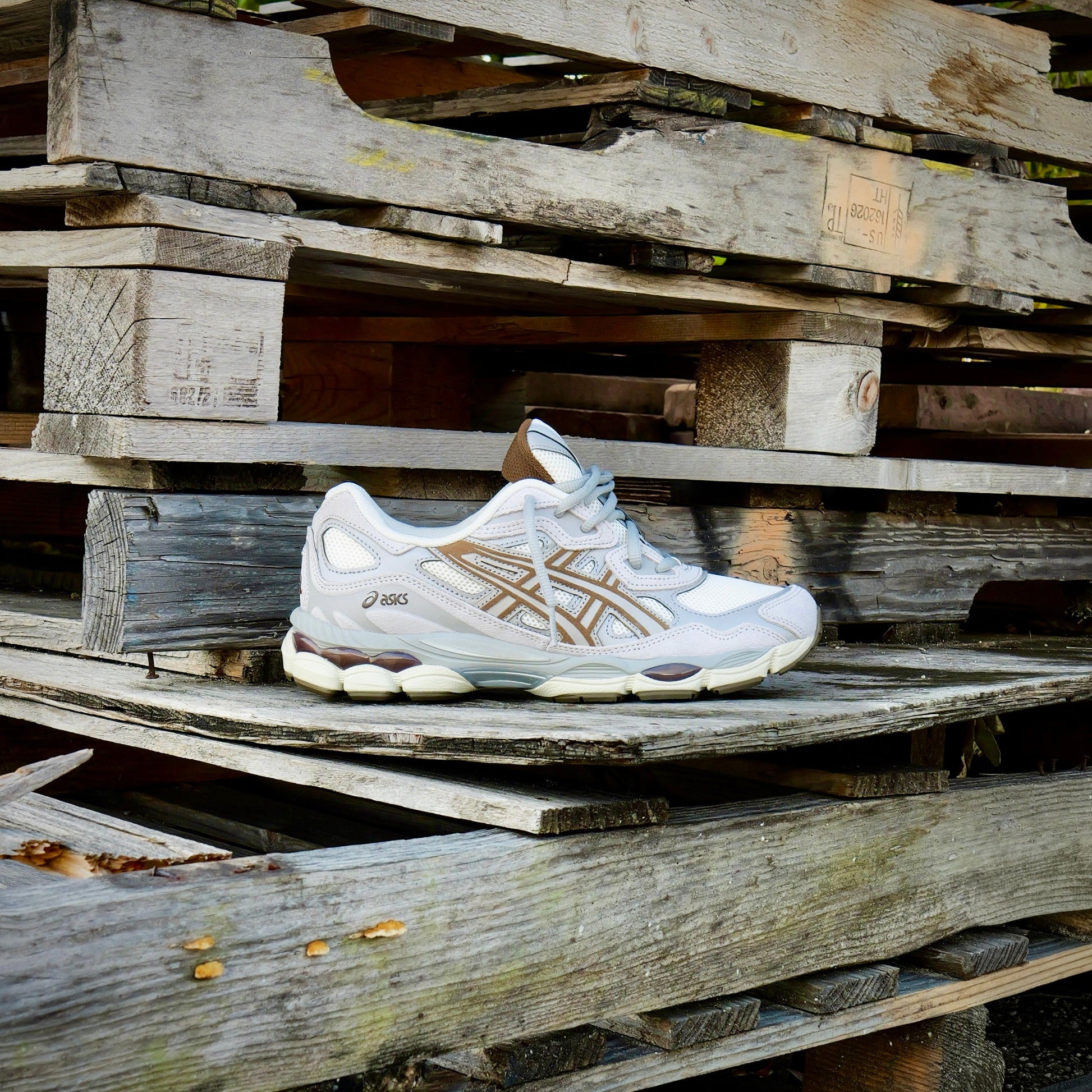 Mens Asics Gel-NYC (Cream/Cement Grey)