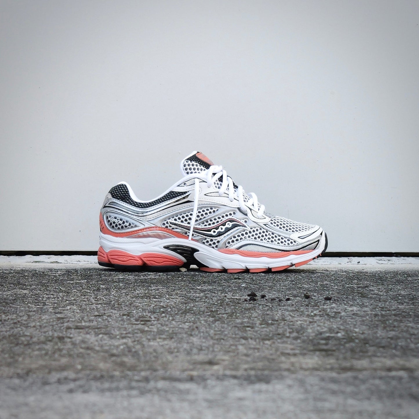 Mens Saucony ProGrid Omni 9 (Silver/Orange)