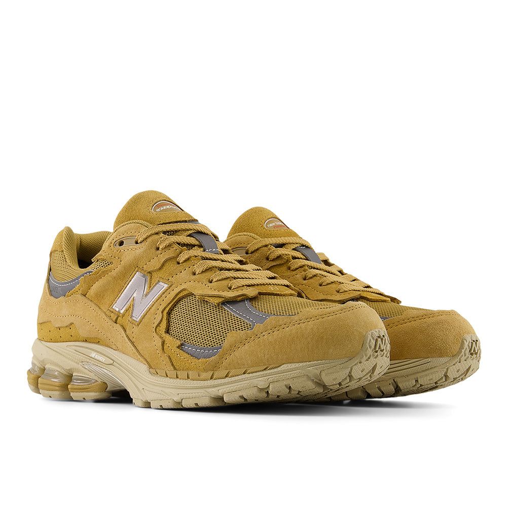 New Balance  2002 GOR-TEX Protection Pack 2.0 - Stucco
