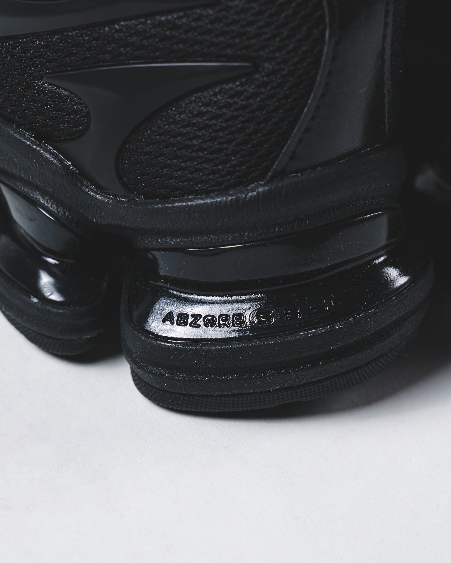 New Balance Unisex 2000 Black Metallic U200078C